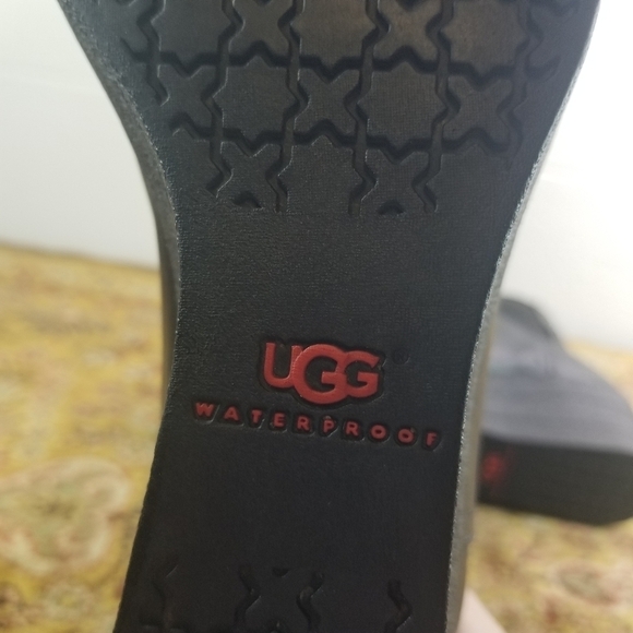 UGG Dupre waterproof black leather wedge chelsea ankle boots - Picture 9 of 14